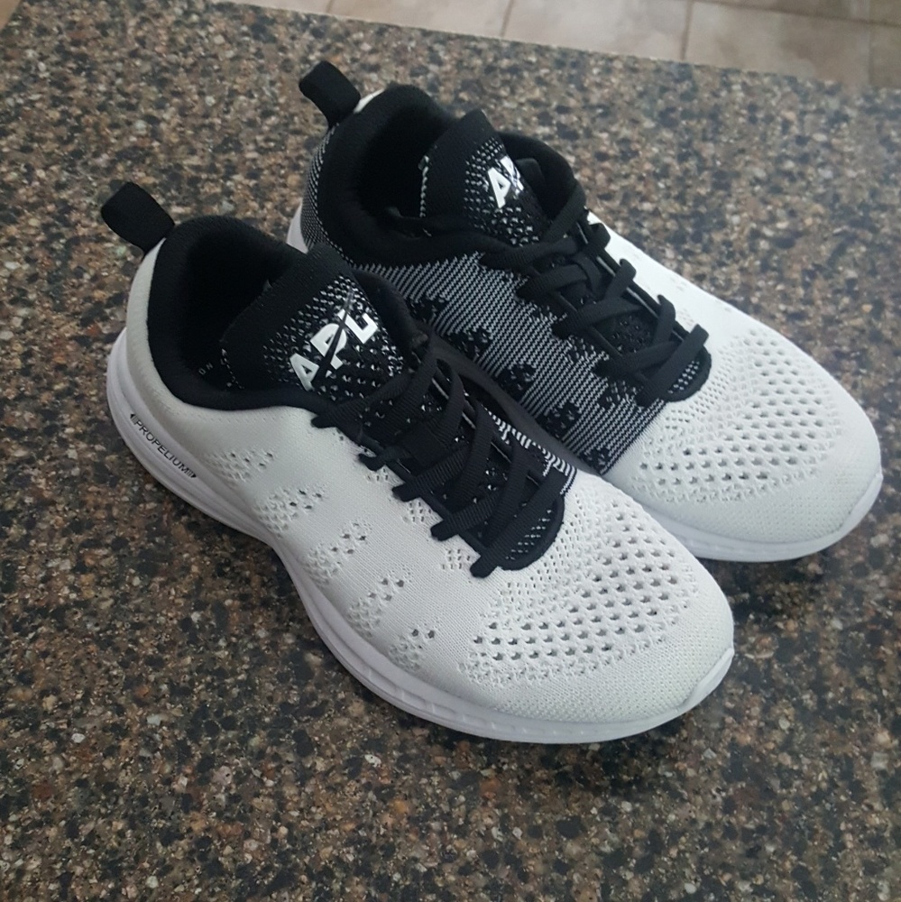 Women's APL shoes 8